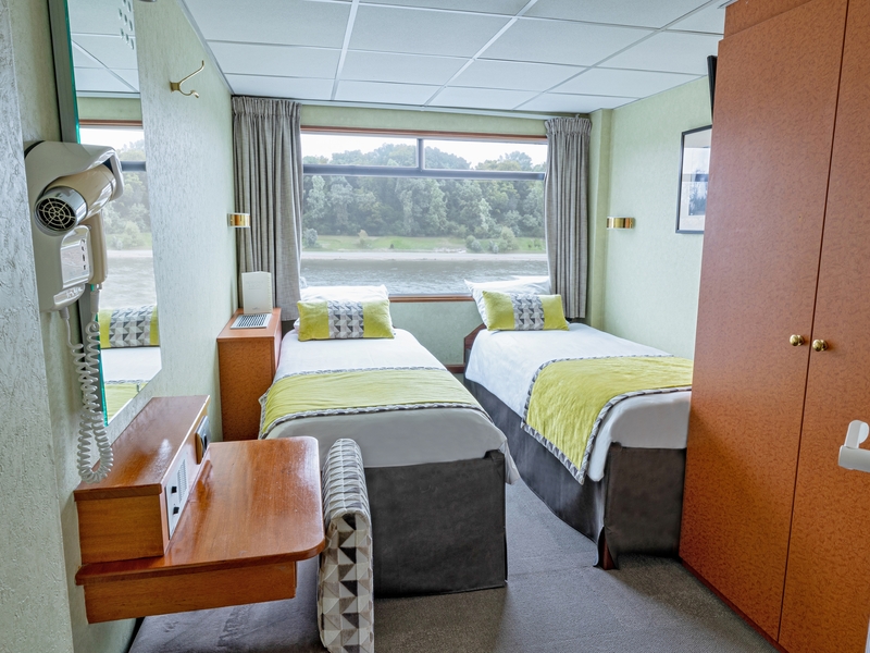 Upper Deck 2 Adjustable Twin Beds - Cat. A